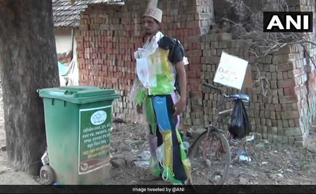 Man "Dressed Up Like Dustbin" A Head-Turner In Odisha. He Has A Message