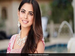 Isha Ambani Picks Bright Pink Lehenga For <i>"Maha Aarti"</i> Isha Ambani Picks Bright Pink Lehenga For <i>"Maha Aarti"</i>