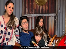 Ahead Of New Year, Here's A Postcard-Worthy Pic Of Gauri Khan With Aryan, Suhana And AbRam Ahead Of New Year, Here's A Postcard-Worthy Pic Of Gauri Khan With Aryan, Suhana And AbRam