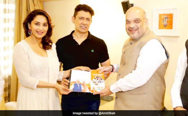 माधुरी दीक्षित (Madhuri Dixit) BJP का थामने जा रही हैं हाथ, लोकसभा चुनाव में यहां की हो सकती हैं उम्मीदवार!