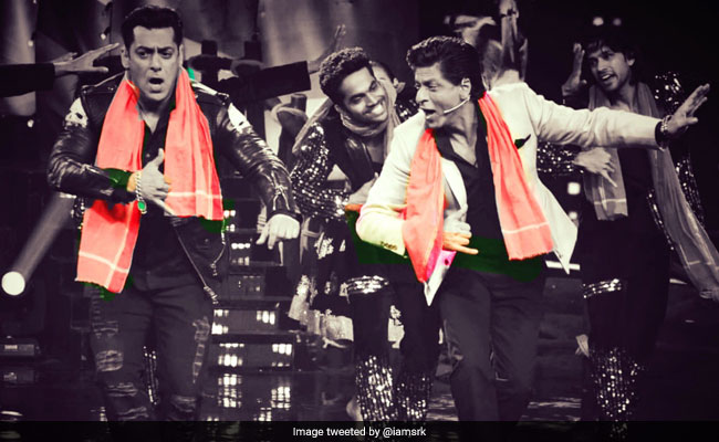 <I>Zero</I>: Shah Rukh Khan And Salman Khan's <I>Issaqbaazi</I> On The Sets Of <I>Bigg Boss 12</I>