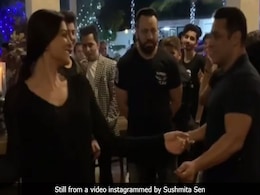 Sushmita Sen And Salman Khan's Dance Video From His Birthday Party Is Now Viral Sushmita Sen And Salman Khan's Dance Video From His Birthday Party Is Now Viral