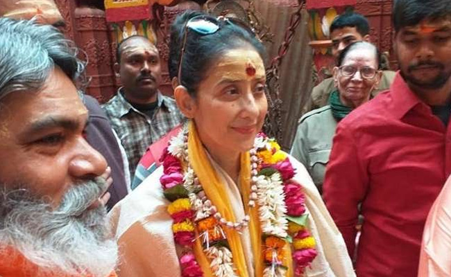अभिनेत्री मनीषा कोइराला ने काशी-विश्वनाथ में किया दर्शन, चुनावी अखाड़े में कूदने के सवाल पर दिया ये जवाब