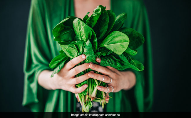 Spinach Benefits: Here's Why You Should Add This Winter Veggie In Your Diet