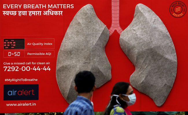 India's Rich-Poor Divide Laid Bare By A Worsening Pollution Crisis