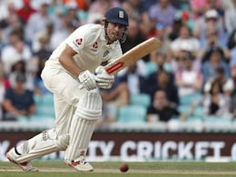 Watch: "Man Machine" Alastair Cook Scores 73rd First-Class Ton, His Fourth This Season Watch: "Man Machine" Alastair Cook Scores 73rd First-Class Ton, His Fourth This Season