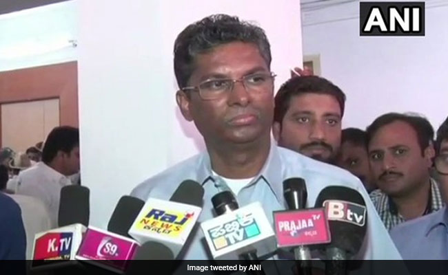 "Some Legislators In Karnataka Congress Unhappy", Says Leader
