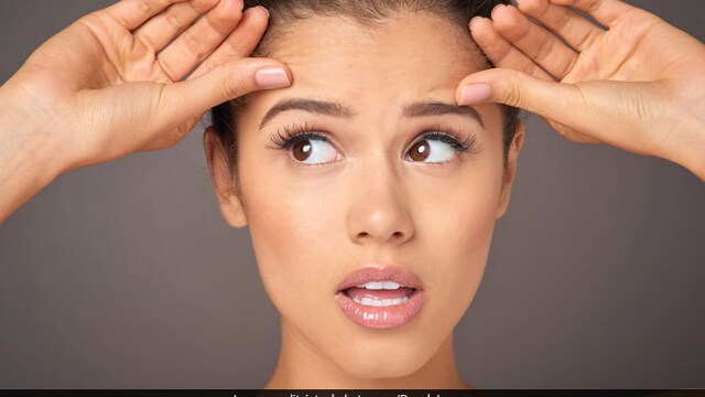 Itchy forehead can be cause because of headbands or headgears