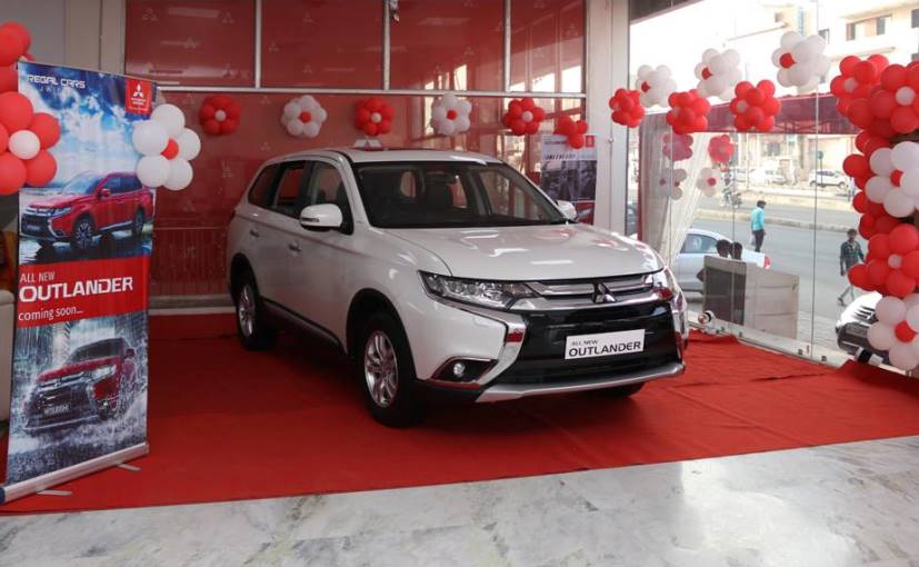 2018 Mitsubishi Outlander Starts Arriving At Dealerships Ahead Of Launch