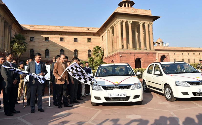 Ministry Of Finance Inducts 15 Mahindra e-Verito Electric Vehicles In Its Fleet; Opens 28 Charging Points At North Block