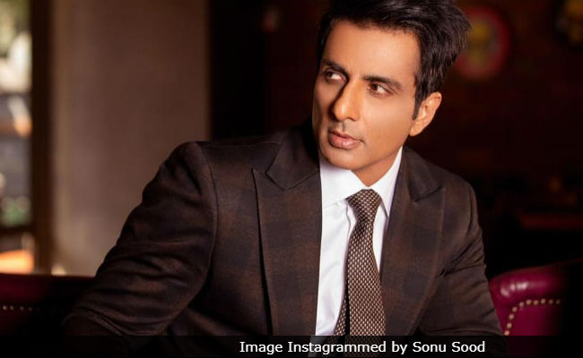 After The Success Of <i>Simmba</i>, Sonu Sood Writes An Emotional Note For His Late Parents