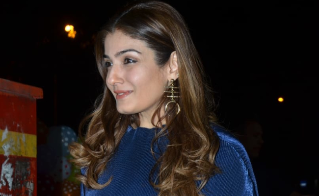 रवीना टंडन ने की पाकिस्तान के एटीसी की तारीफ, बोलीं - मानवता, सियासत से जीत गई