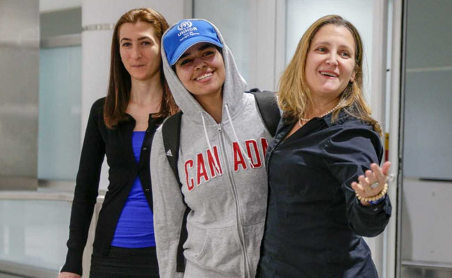 Saudi Teen Who Fled Her Family Welcomed As "Brave Canadian" In Toronto