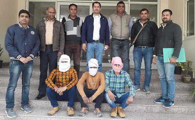 उबर टैक्सी के ड्राइवर और उसके दोस्त की हत्या का मामला सुलझा, तीन गिरफ्तार