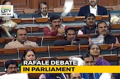 Paper-Planes In Parliament, Rahul Gandhi-Arun Jaitley Clash Over Rafale Paper-Planes In Parliament, Rahul Gandhi-Arun Jaitley Clash Over Rafale