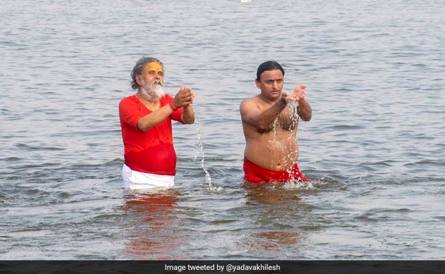 कुंभ में अखिलेश यादव की 'गंगा की सौगंध' शुरू कर सकती है आरक्षण पर नई बहस