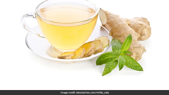 Oolong tea plays an inhibitory role in breast cancer cell growth
