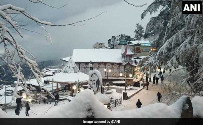 मौसम : हिमाचल और कश्मीर में बर्फ की चादर, बारिश से तरबतर दिल्ली में लगा जाम