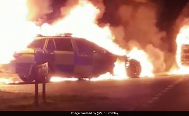 दुबई में भारतीय डॉक्टर कार से जा रहा था क्लिनिक, अचानक पलटी कार और...