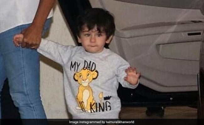 तैमूर अली खान पापा सैफ को मानते हैं अपना 'KING', कुछ यूं दिया सबूत.. देखें Pics