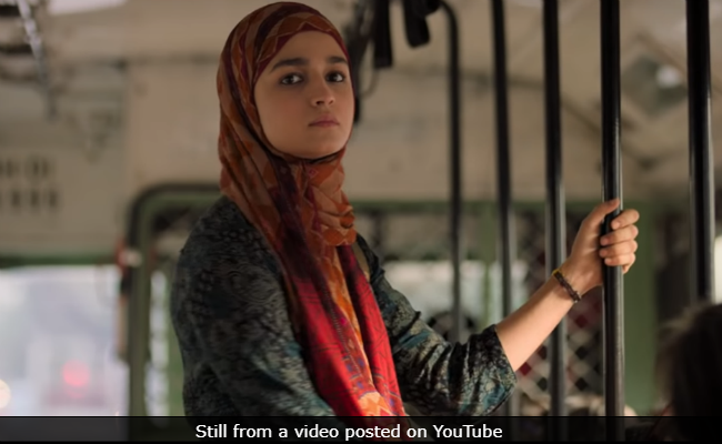 After Watching <i>Gully Boy</i> Teaser, Arjun Kapoor Calls Alia Bhatt 'Mini Meryl Streep'