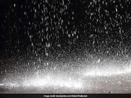 Kumbh: भारी बारिश से कुंभ श्रद्धालु परेशान, कहीं उड़े टेंट तो कहीं हुआ जल भराव Kumbh: भारी बारिश से कुंभ श्रद्धालु परेशान, कहीं उड़े टेंट तो कहीं हुआ जल भराव