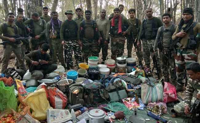 छत्तीसगढ़ में पुलिस की नक्सलियों से मुठभेड़, बड़ी मात्रा में विस्फोटक सामान जब्त