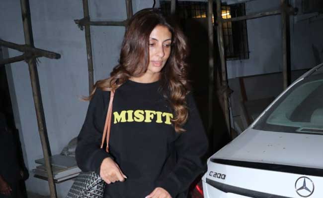 Like Shweta Bachchan Nanda, You Too Can Make A Bold Statement With These 5 Sweatshirts
