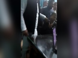 BJP नेता के खिलाफ FIR, बिजली विभाग के दफ्तर में घुस मुंह पर कालिख पोतने की दी धमकी, घटना Video में कैद BJP नेता के खिलाफ FIR, बिजली विभाग के दफ्तर में घुस मुंह पर कालिख पोतने की दी धमकी, घटना Video में कैद