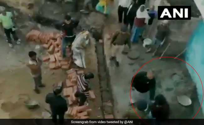 VIDEO: राजद विधायक की गुंडागर्दी, सरेआम शख्स को जड़े थप्पड़ और दी गालियां, हरकत कैमरे में कैद