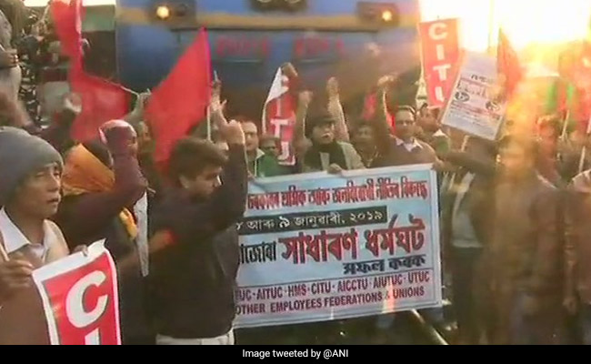 <i>Bharat Bandh</i> Highlights: Trade Unions Go On 2-Day Strike