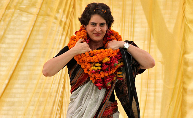 पीएम मोदी के वाराणसी या योगी के गढ़ गोरखपुर से चुनाव लड़ेंगी प्रियंका गांधी? कपिल सिब्बल के ट्वीट से अटकलें तेज