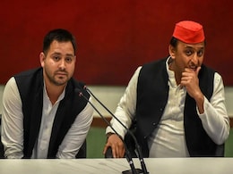 How Tejashwi Yadav, Seated By Akhilesh Yadav, Handled Congress Question How Tejashwi Yadav, Seated By Akhilesh Yadav, Handled Congress Question