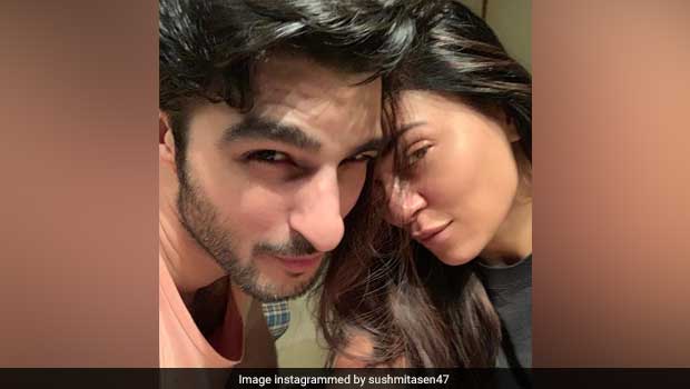 Rohman Shawl Cuts 28th Birthday Cake With Sushmita Sen's Daughters: See Adorable Pics