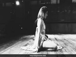 पूजा बेदी की बेटी आलिया ने 'टिप-टिप बरसा पानी...' पर किया ग्लैमसर डांस, Video हुआ वायरल पूजा बेदी की बेटी आलिया ने 'टिप-टिप बरसा पानी...' पर किया ग्लैमसर डांस, Video हुआ वायरल