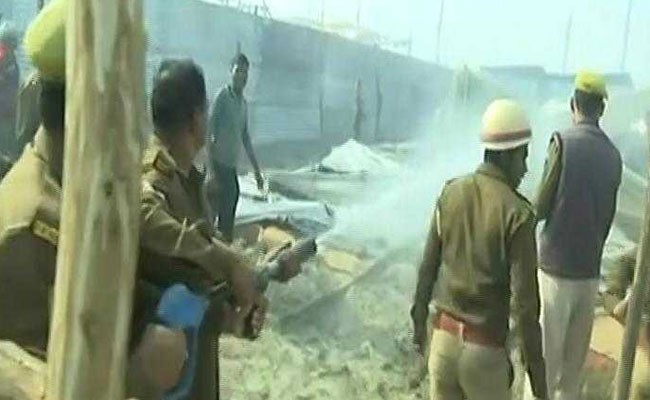 अर्धकुंभ 2019: दिगंबर अखाड़े के टेंट में लगी आग, कोई हताहत नहीं, राहत बचाव कार्य जारी