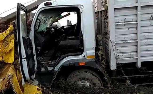 8 Killed After Truck Rams Into Huts In Uttar Pradesh