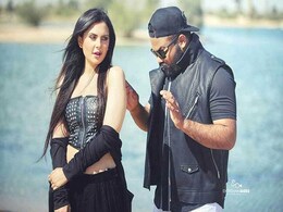 रफ्तार-बादशाह के बाद नए रैपर 'भालु' ने मारी धमाकेदार एंट्री, गाने से मचा दी धूम, देखें Video रफ्तार-बादशाह के बाद नए रैपर 'भालु' ने मारी धमाकेदार एंट्री, गाने से मचा दी धूम, देखें Video