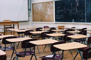 स्कूल में पानी की बोतल में पेशाब मिलाने का शर्मनाक मामला, जानिए ऐसा पानी पीने से सेहत पर क्या पड़ता है असर