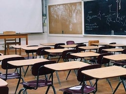 भारत में जीरो एडमिशन वाले लगभग 8,000 स्कूलों में 20,000 टीचर कर रहे काम, मंत्रालय आंकड़ा भारत में जीरो एडमिशन वाले लगभग 8,000 स्कूलों में 20,000 टीचर कर रहे काम, मंत्रालय आंकड़ा