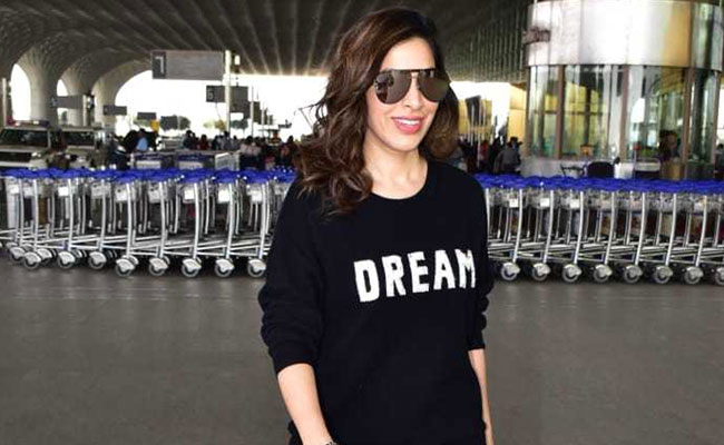 Here's How To Get Sophie Choudry's Chic Look In 5 Pieces