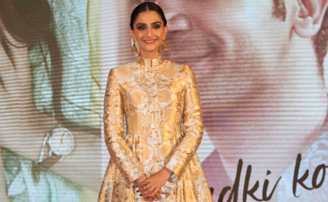 On #MeToo Allegations Against Rajkumar Hirani, Sonam Kapoor Says, 'Support The Movement But Judgment Should Be Reserved On This Subject'