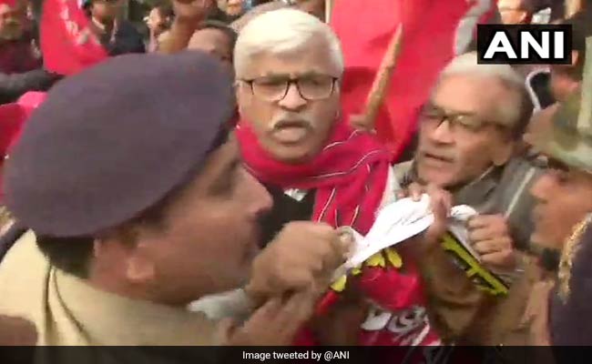 Violence In Bengal During Second Day Of <i>Bharat Bandh</i>