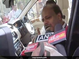 Poll Body Officials Check HD Kumaraswamy's Car And Convoy, Find Nothing Poll Body Officials Check HD Kumaraswamy's Car And Convoy, Find Nothing