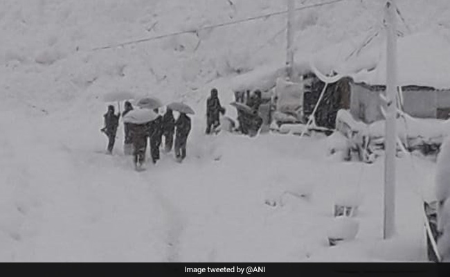 Avalanche Warning Issued For 4 Districts In Jammu And Kashmir Amid Heavy Snowfall