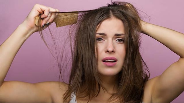 The term split ends refers to the splitting or fraying of the hair shaft at the tip of your hair.