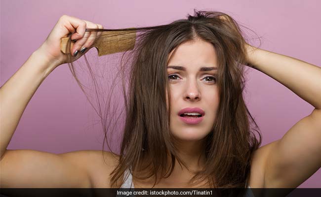 The term split ends refers to the splitting or fraying of the hair shaft at the tip of your hair.