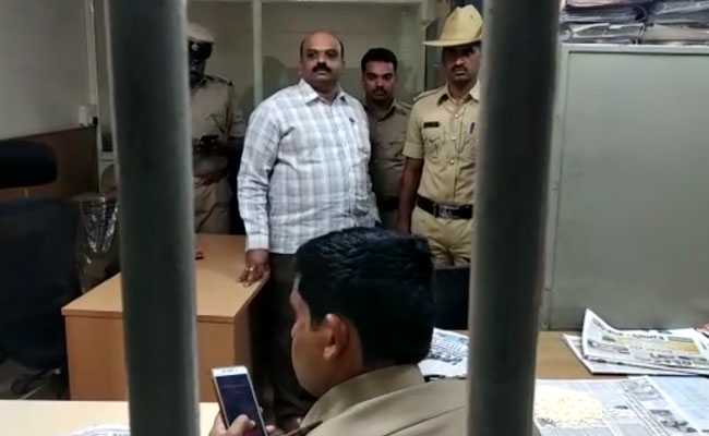 Man Carrying "Unaccounted" Rs 14 Lakh Detained Outside Karnataka Assembly