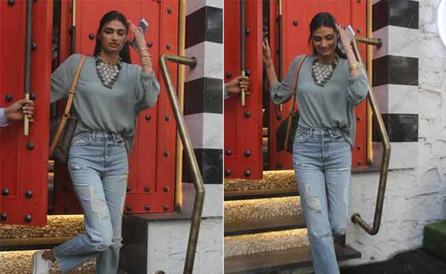 5 Stylish Ways In Which Athiya Shetty Upgraded Her Ripped Jeans