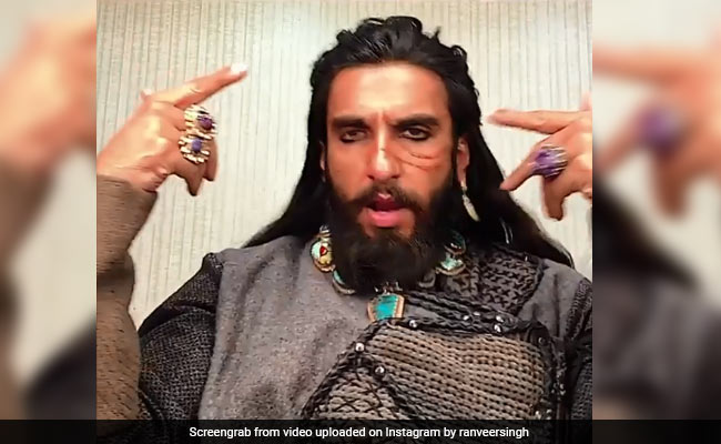 रणवीर सिंह के Video ने इंटरनेट पर उड़ाया गरदा, लिखा- अलाउद्दीन चिल-जी...